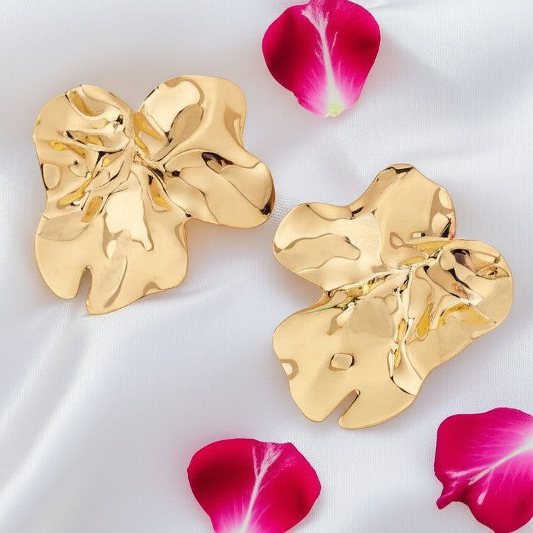 Scrunched-Up-Shape Geometric Stud Earrings