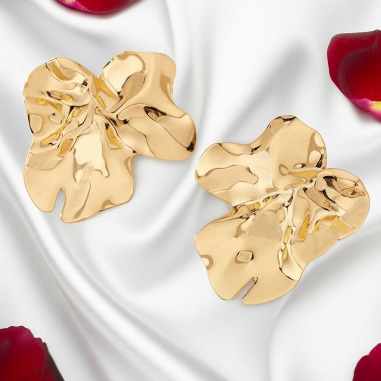 Scrunched-Up-Shape Geometric Stud Earrings