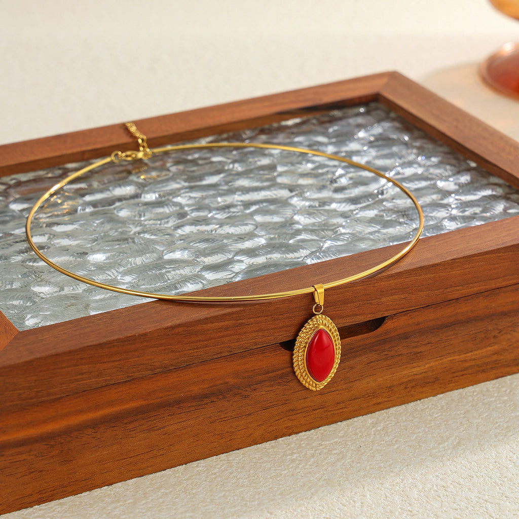 Minimalist Resin Pendant Choker Necklace