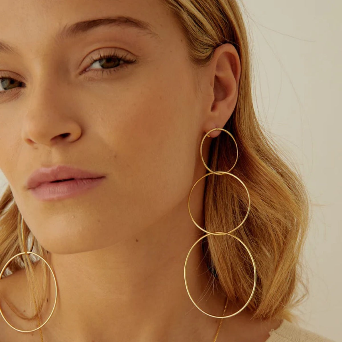 Womens Intertwined Ring-Shaped Geometric Ear Cuffs