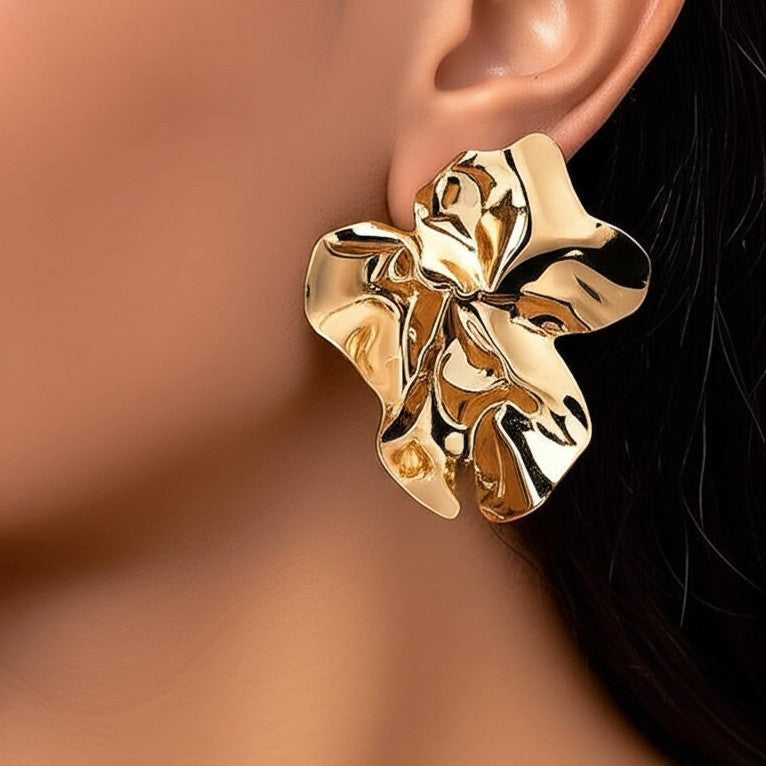 Scrunched-Up-Shape Geometric Stud Earrings