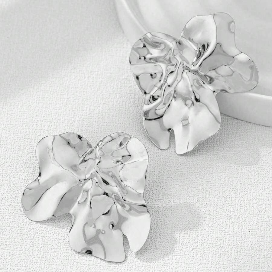 Scrunched-Up-Shape Geometric Stud Earrings